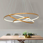 Lustre design avec anneaux imbriquées suspendus à LED salon
